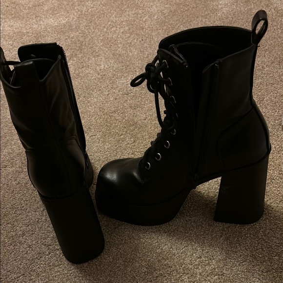Madden Girl Black Heeled Boots with Comfortable Fit and Stylish Design - Picture 6 of 9